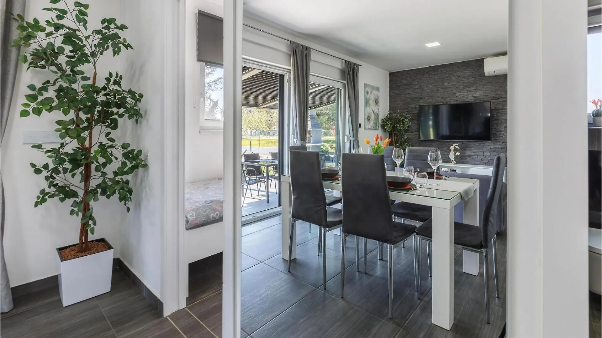 Pet Friendly Home In Peroj With Kitchen Holiday home